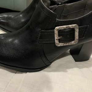 🍀NWOT AEROSOLES  HEEL REST BOOTIES SZ 8.5